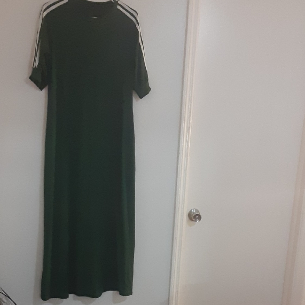 Elegant Green Maxi Dress with White Stripes